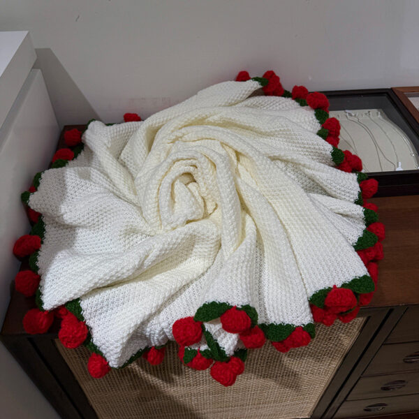 Crochet Rose Blanket - Image 4