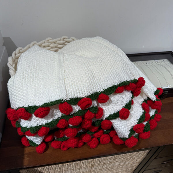 Crochet Rose Blanket - Image 3