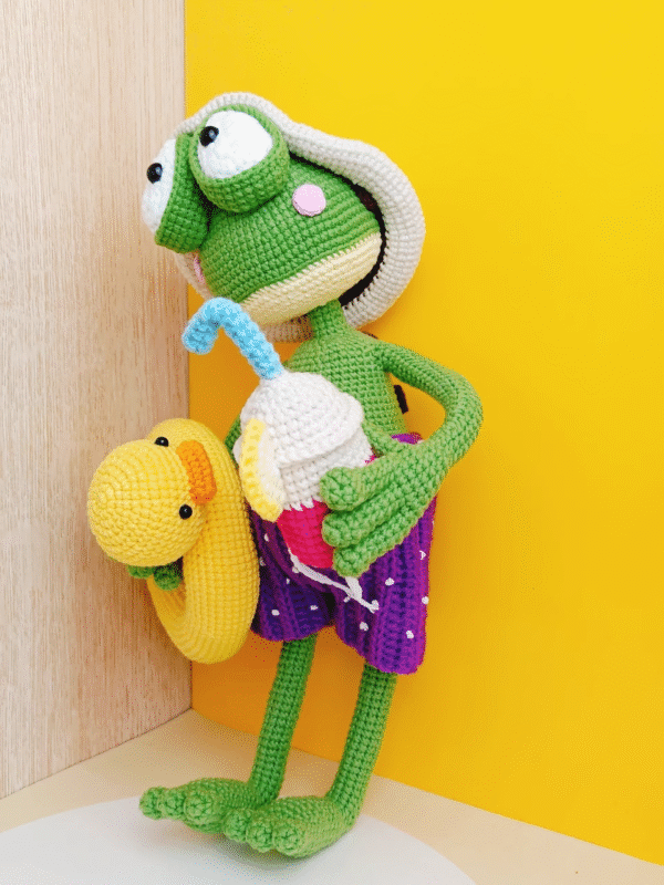 Crochet Swimming frog doll - Image 4