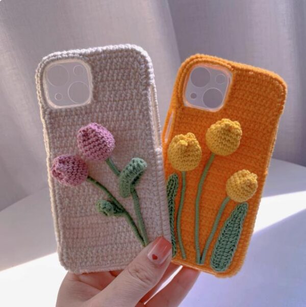 Crochet DIY Tulip Phone Case - Image 2