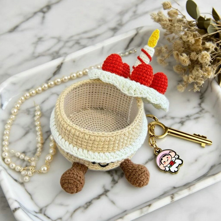 Birthday Cake Crochet Kit - Image 3