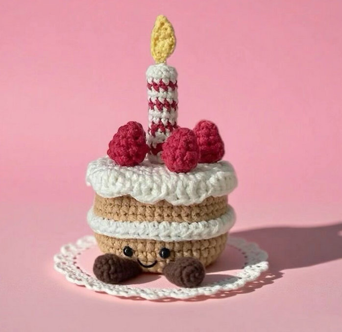 Birthday Cake Crochet Kit - Image 2